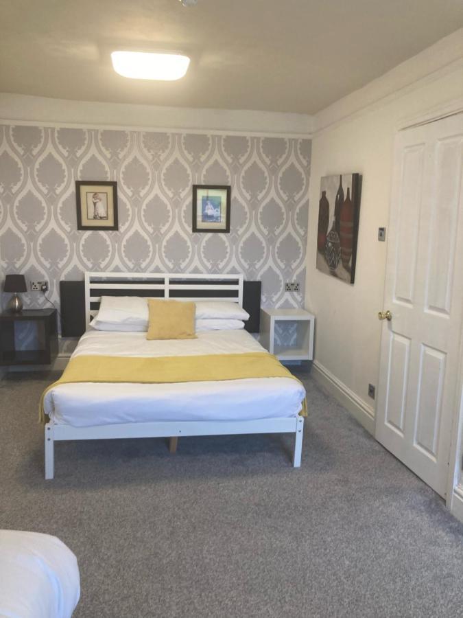 Bayley Arms Hotel Hurst Green  Esterno foto