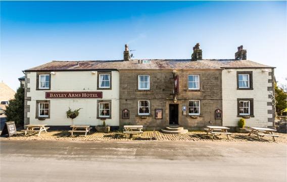 Bayley Arms Hotel Hurst Green  Esterno foto