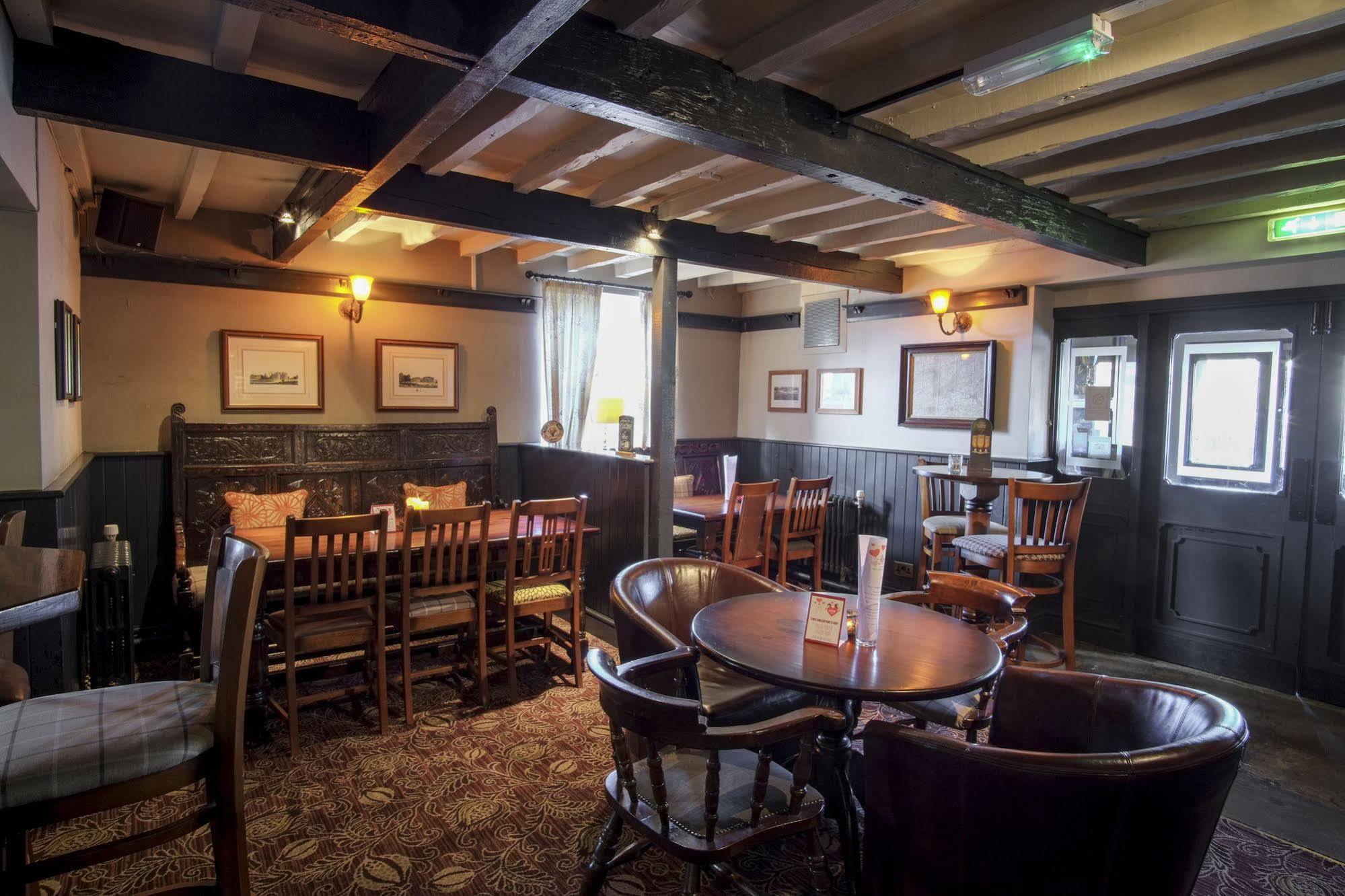 Bayley Arms Hotel Hurst Green  Esterno foto