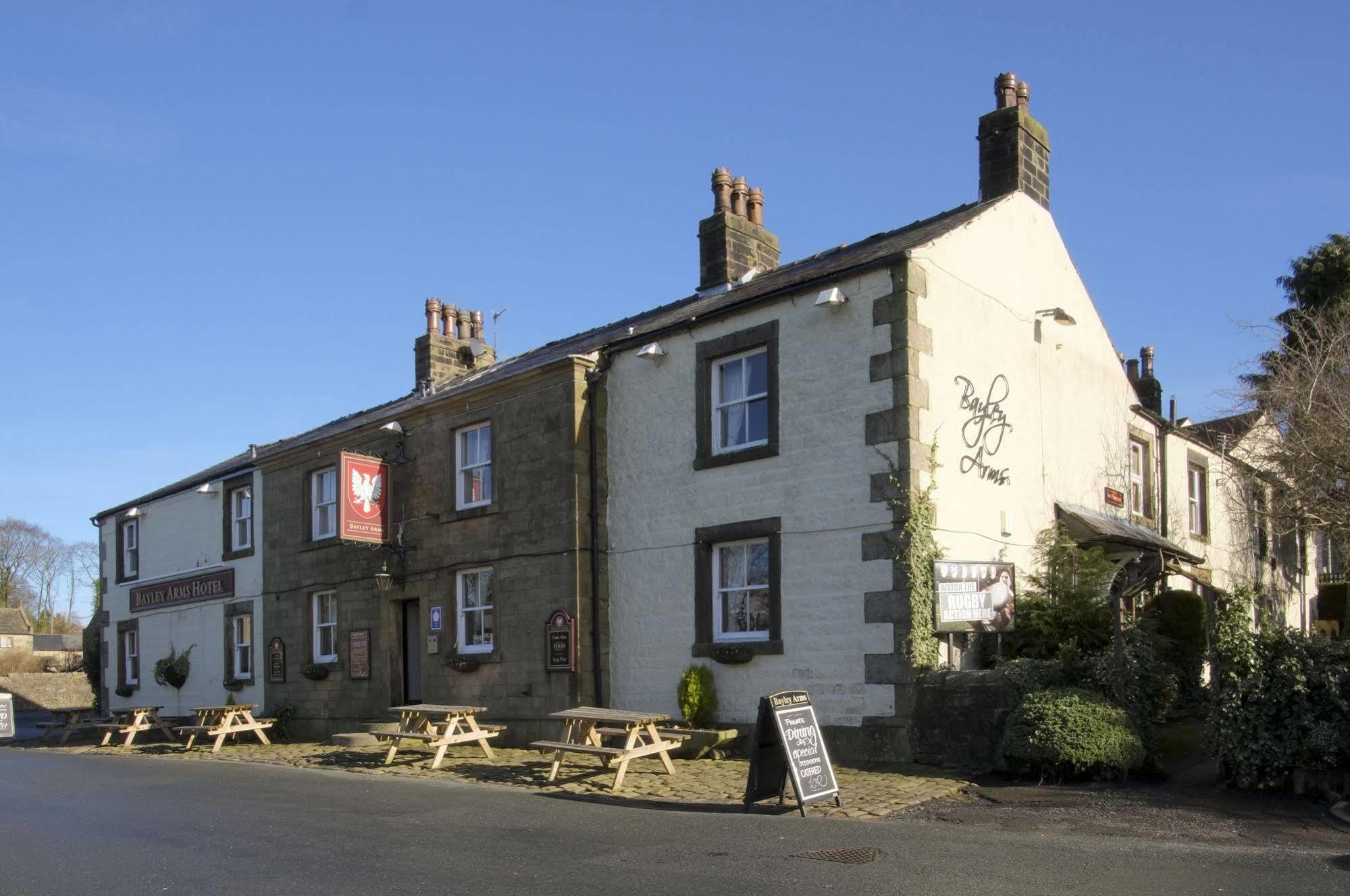 Bayley Arms Hotel Hurst Green  Esterno foto